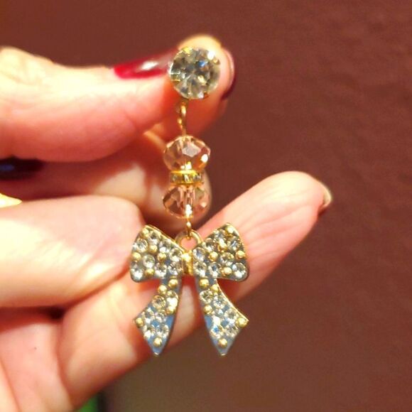 Holiday Bow Rhinestone Earrings! NWOT! - Picture 3 of 5